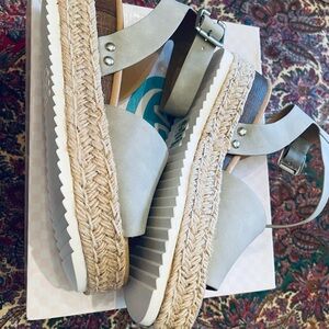 Soda sandals Gray Size 7 Brand new in box never worn😍